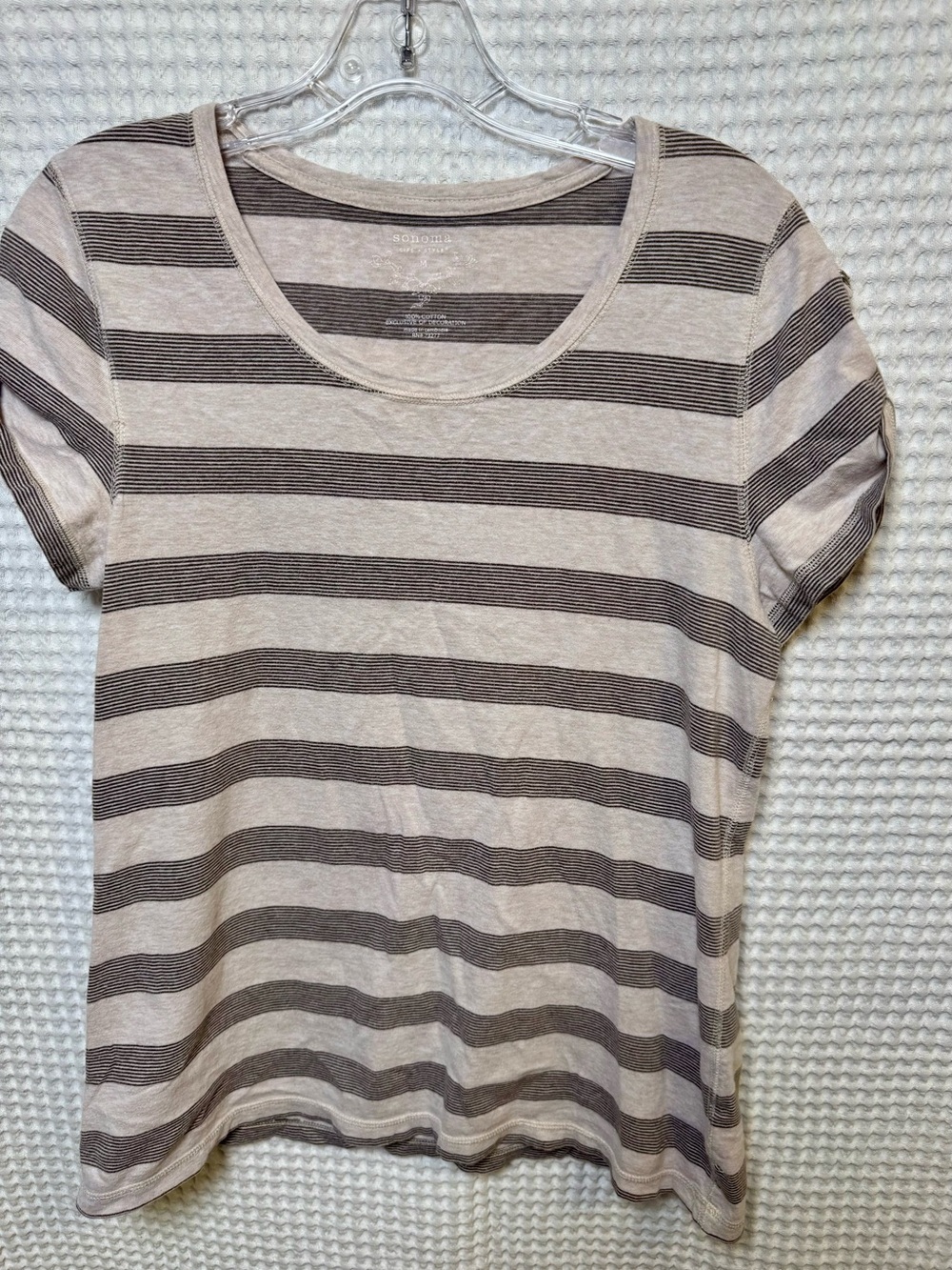 Sonoma Hearhered Gray Stripef Scoop Neck T-Shirt, Size Medium. 100% Cotton